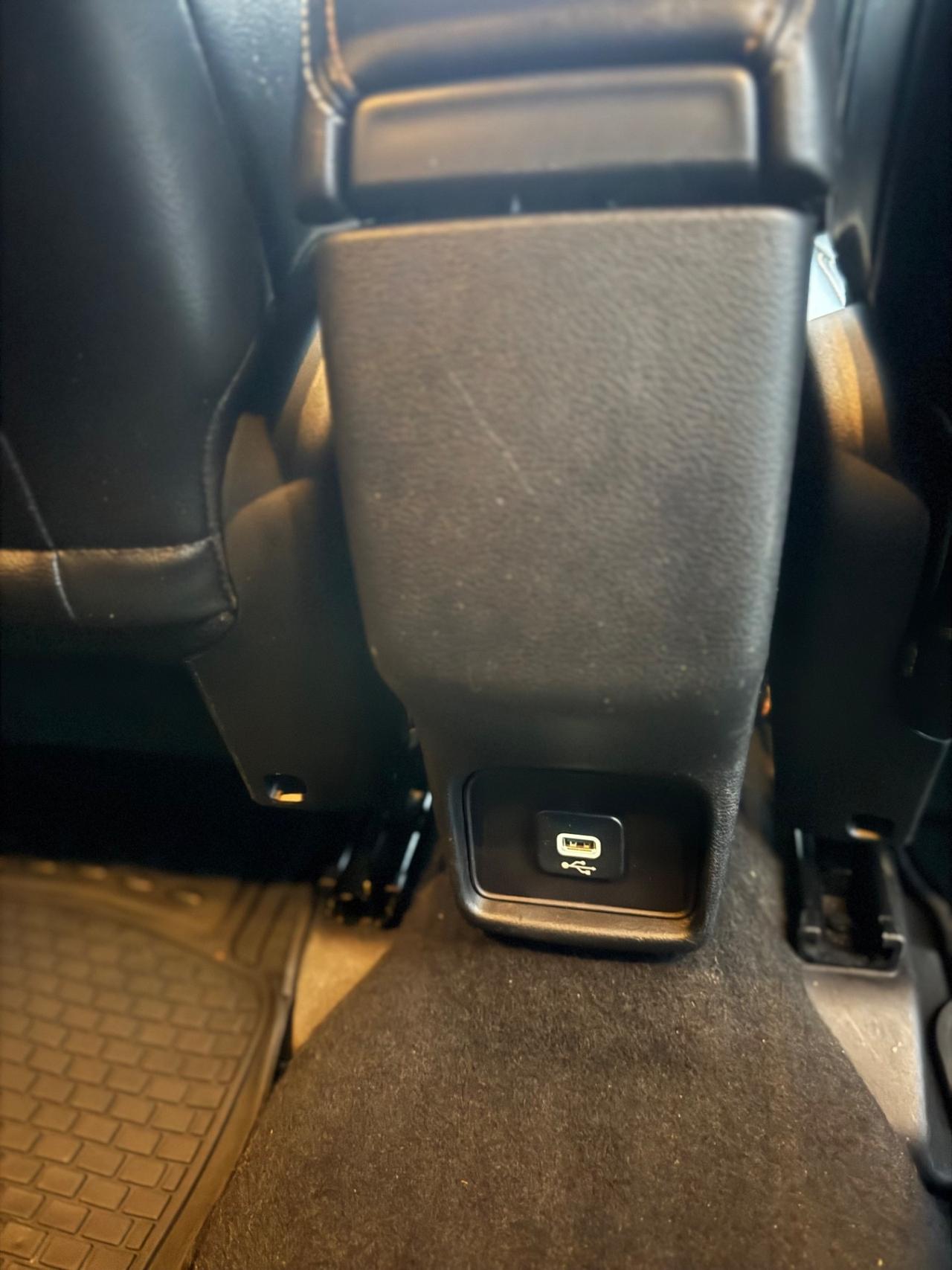 Jeep Compass 1.6 Multijet Night Eagle navi retroc Carplay