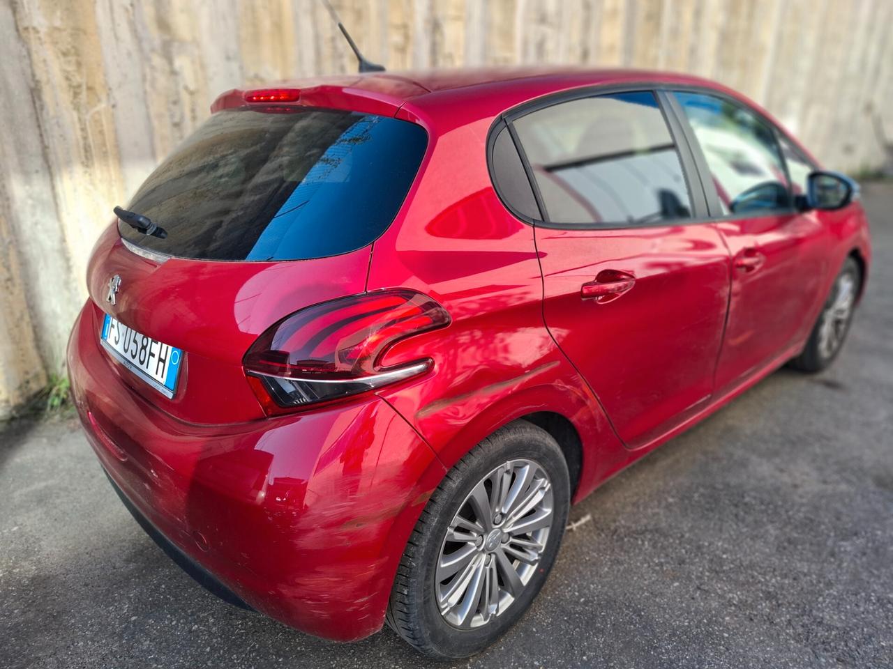 Peugeot 208 PureTech 82 5 porte Allure