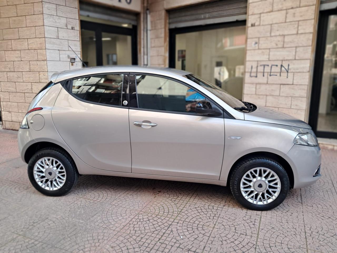 LANCIA YPSILON 900 METANO-NEOPATENTATI-Euro5250