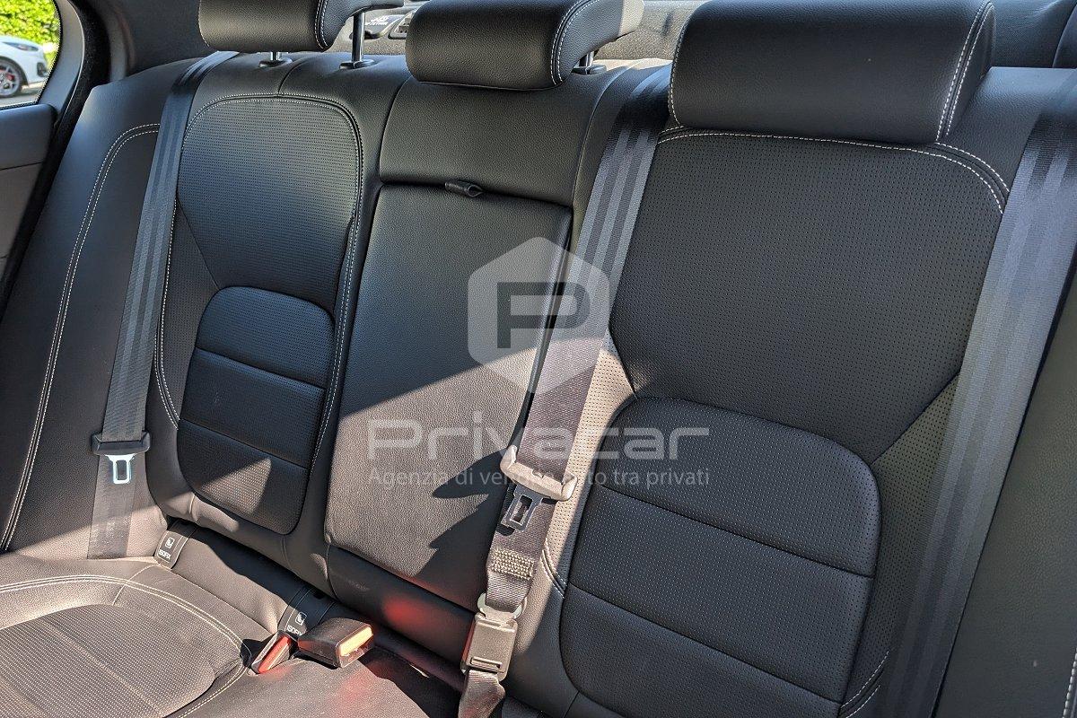 JAGUAR XE 2.0 D 204 CV AWD aut. R-Dynamic Black