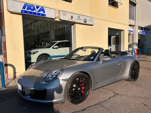 Porsche 911 Carrera 4S Cabriolet PDK Interni heritage design
