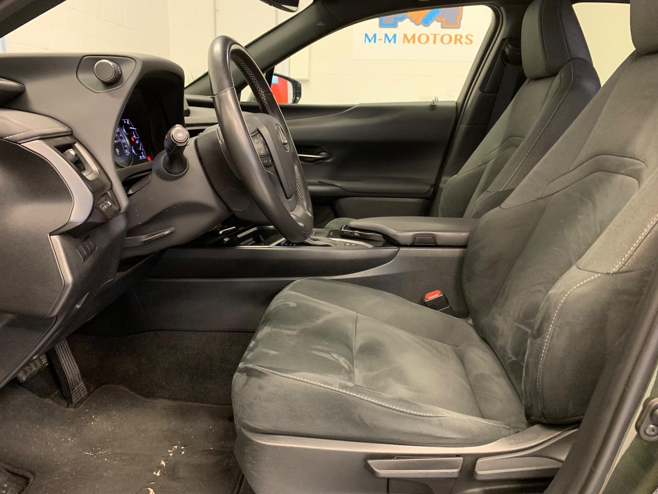 Lexus UX Hybrid 4WD Luxury 2.0 CV 184