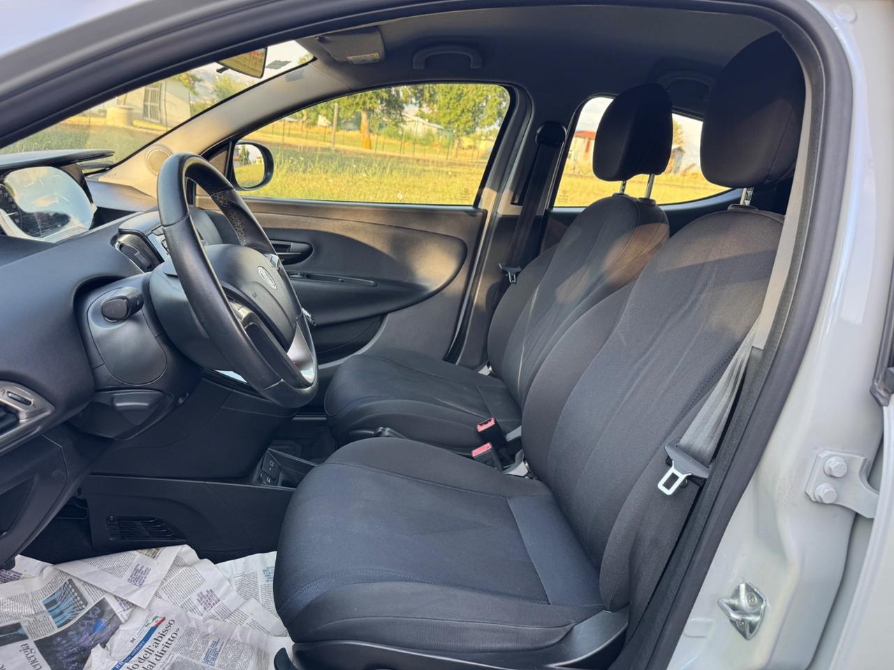 Lancia Ypsilon 1.2 69 CV 5 porte S&S Gold