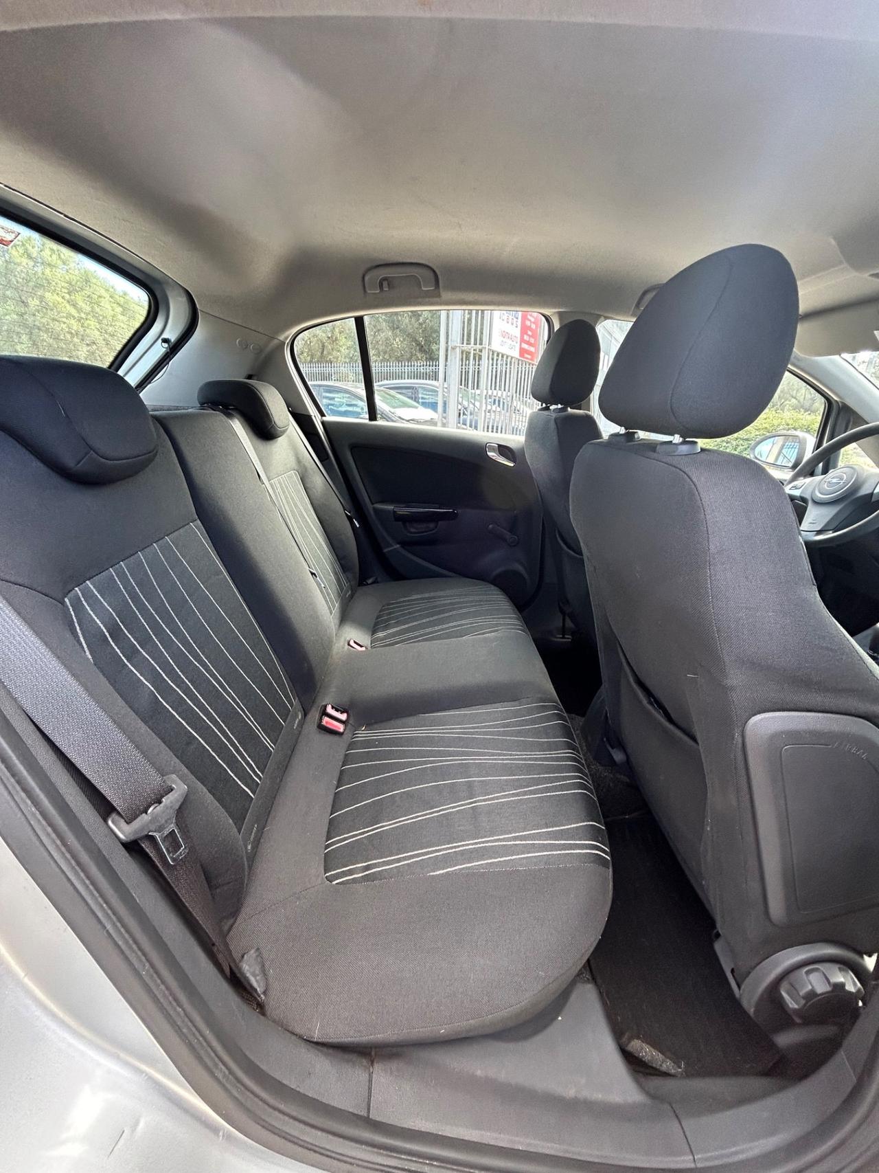 Opel Corsa 1.2 5 porte Cosmo