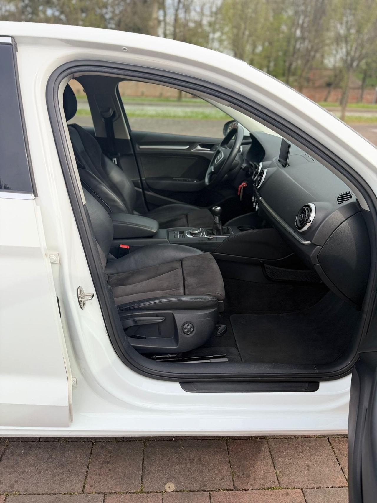 Audi A3 Sedan 1.4 TFSI COD ultra Ambiente
