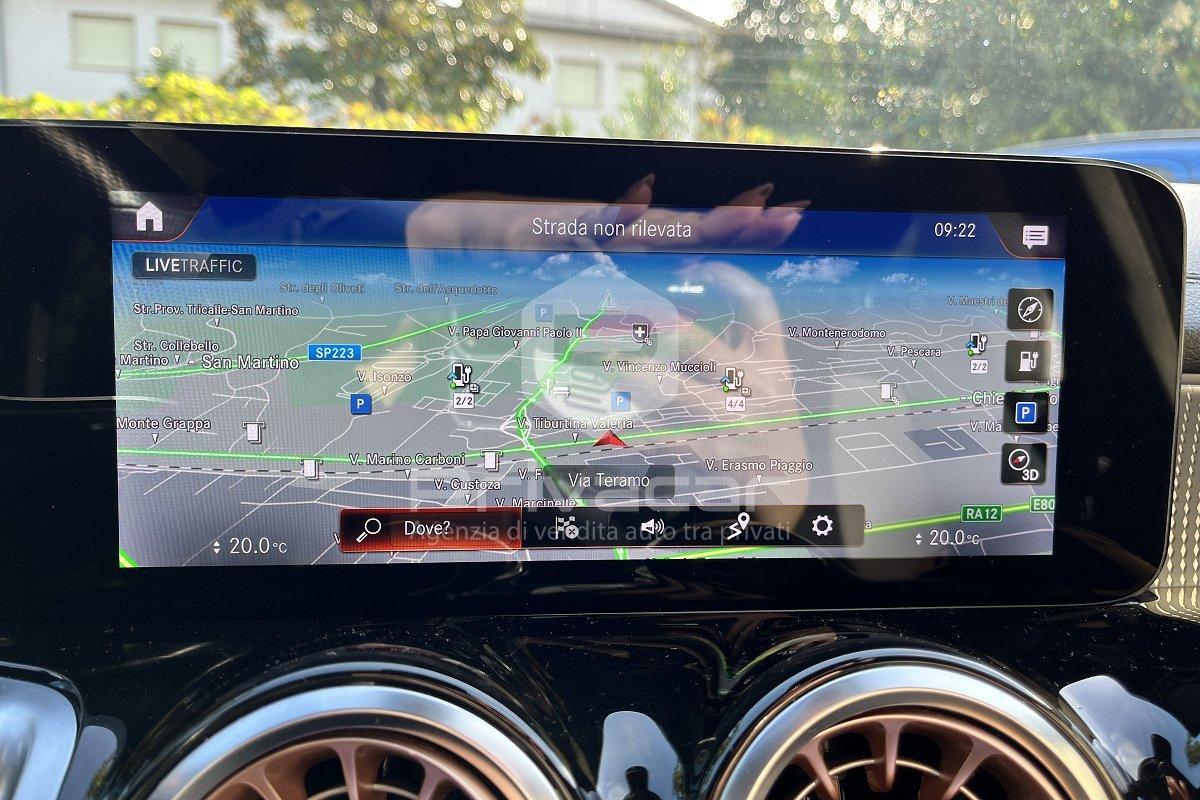 MERCEDES EQB 300 4Matic Premium