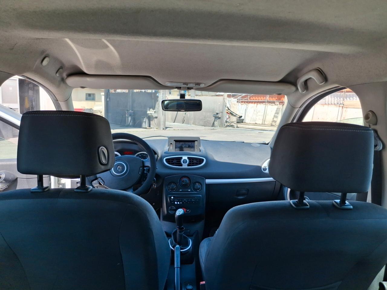 Renault Clio 1.2 16V.-5 Porte-NAVIGATORE-