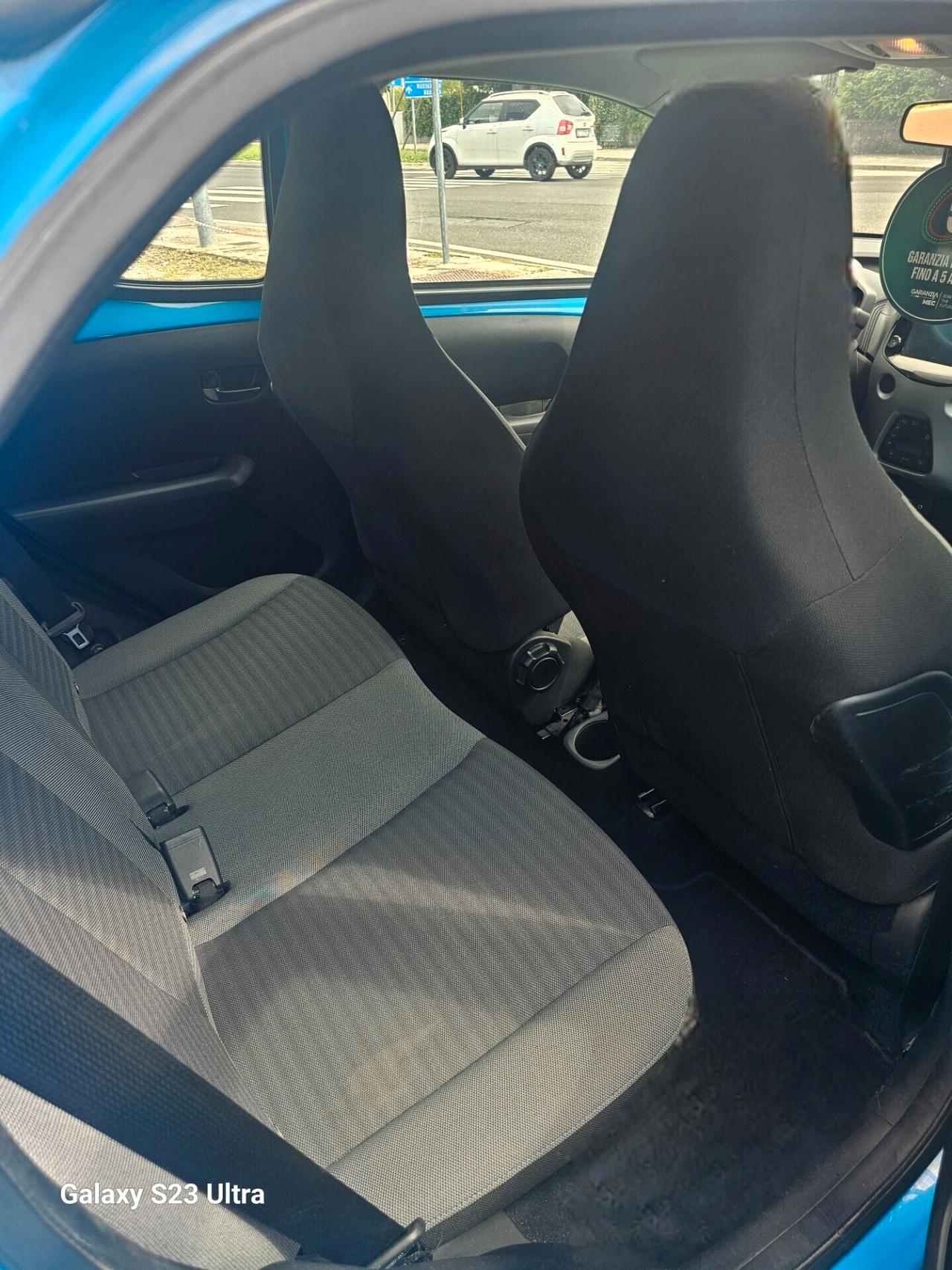 Toyota Aygo Connect 1.0 VVT-i 72 CV 5 porte x-clusiv