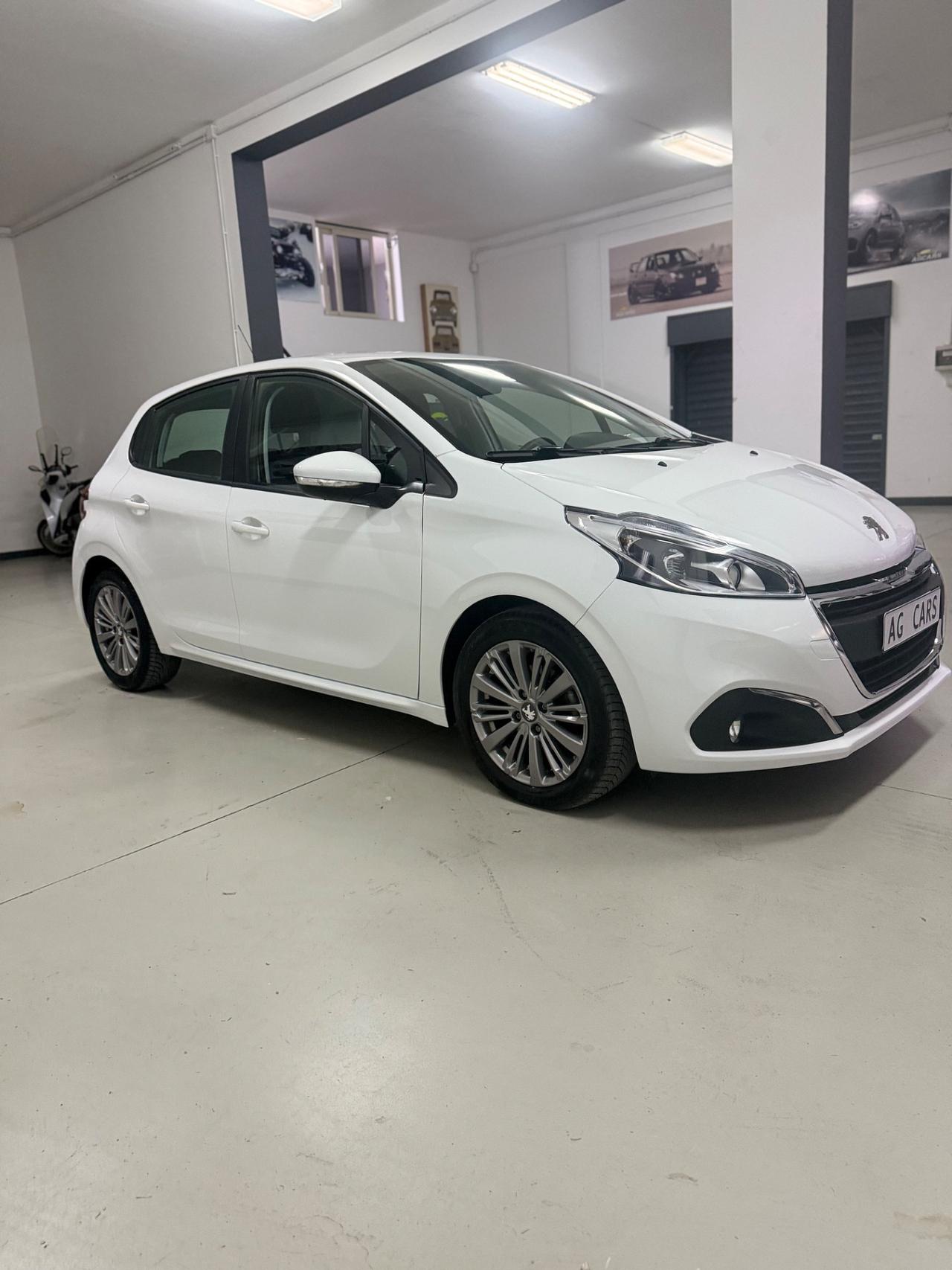 Peugeot 208 BlueHDi 75 5 porte Allure