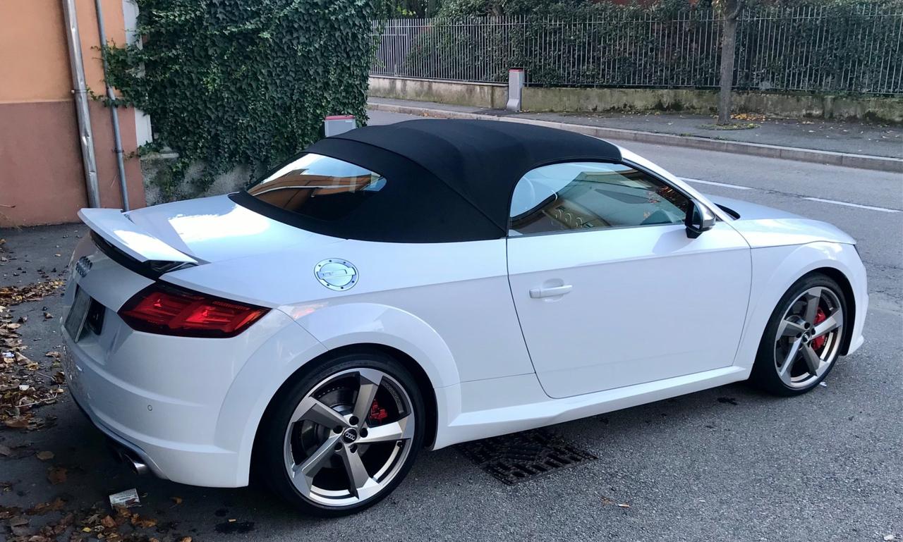 Audi TT TTS Roadster 2.0 TFSI 310 CV quattro
