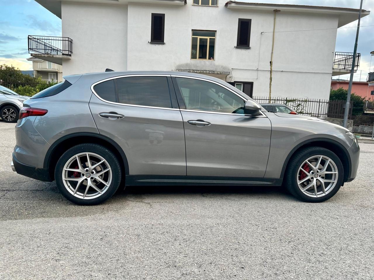 Alfa Romeo Stelvio 2.2 Turbodiesel 210 CV AT8 Q4 Executive