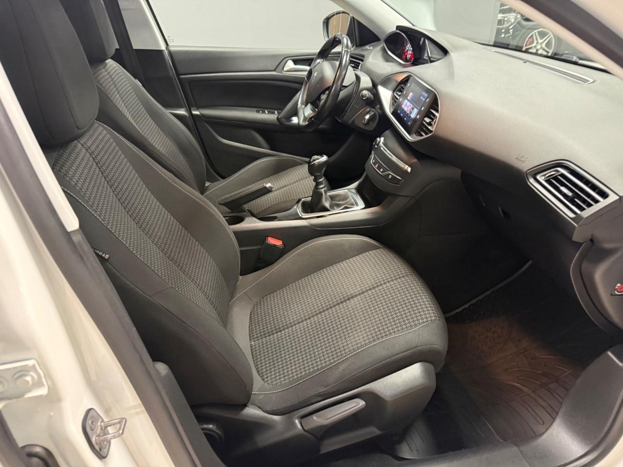 Peugeot 308 BlueHDi 100 S&S Business