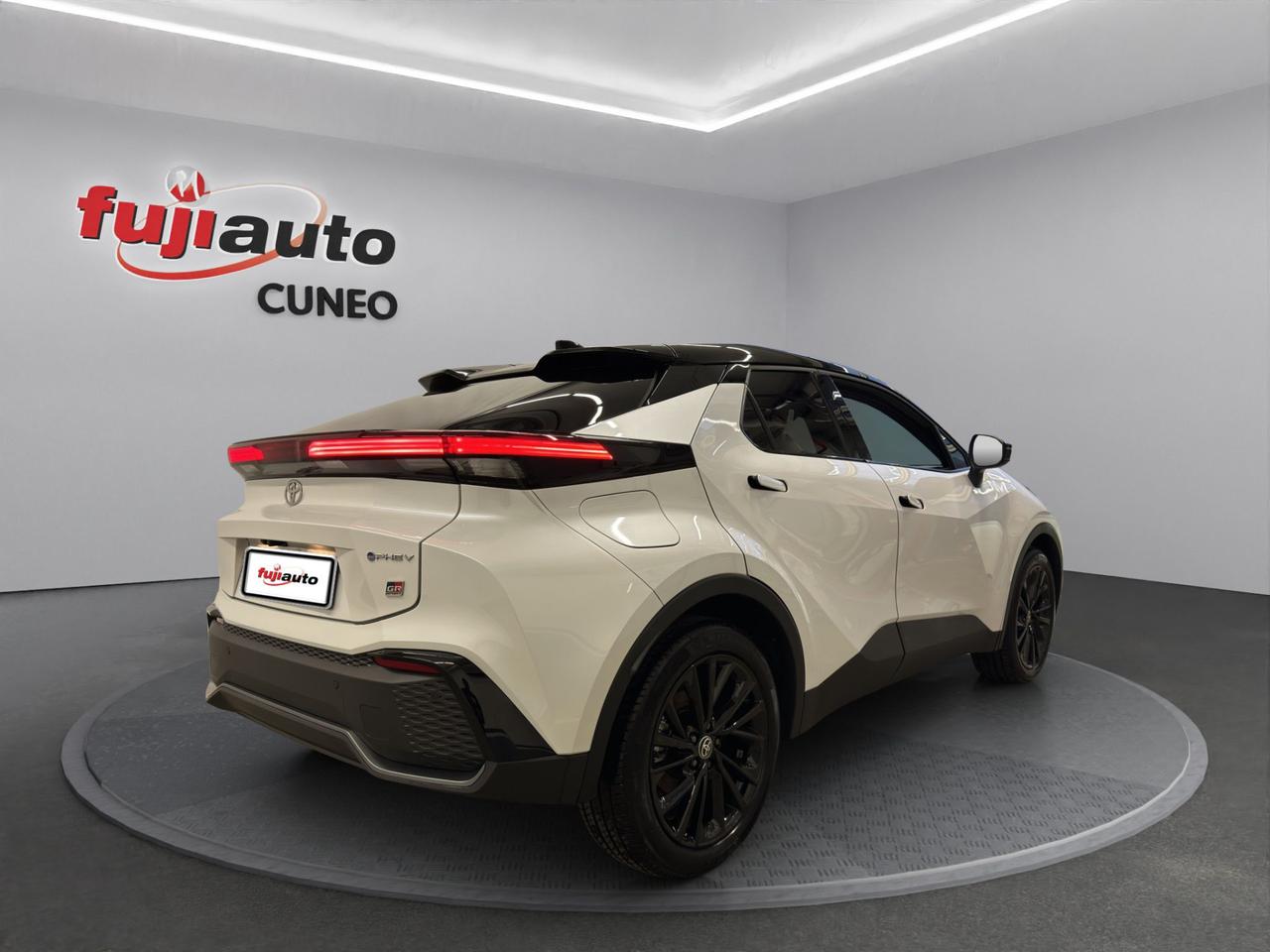 Toyota C-HR 2.0 phev Lounge fwd e-cvt