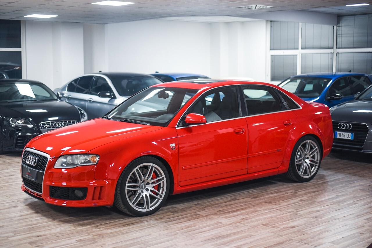 Audi A4 RS 4 4.2 V8 quattro