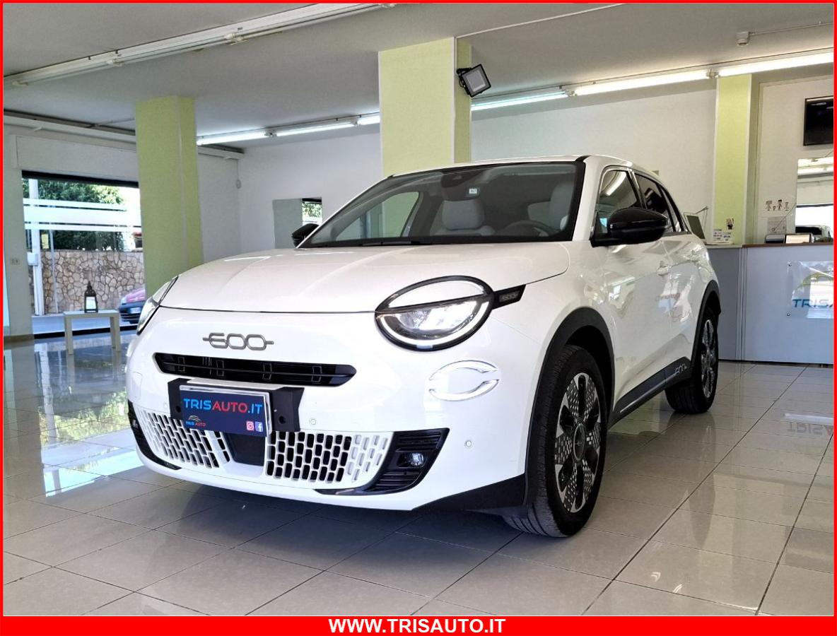 FIAT 600 1.2 T-GEN3 MHEV DCT La Prima NEOPATENTATI (FULL LED+PELLE+NAVI)