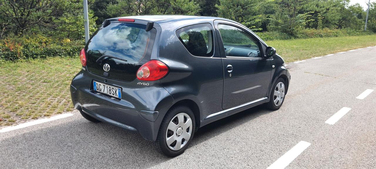 Toyota Aygo 1.0 12V VVT-i 3 porte Sol