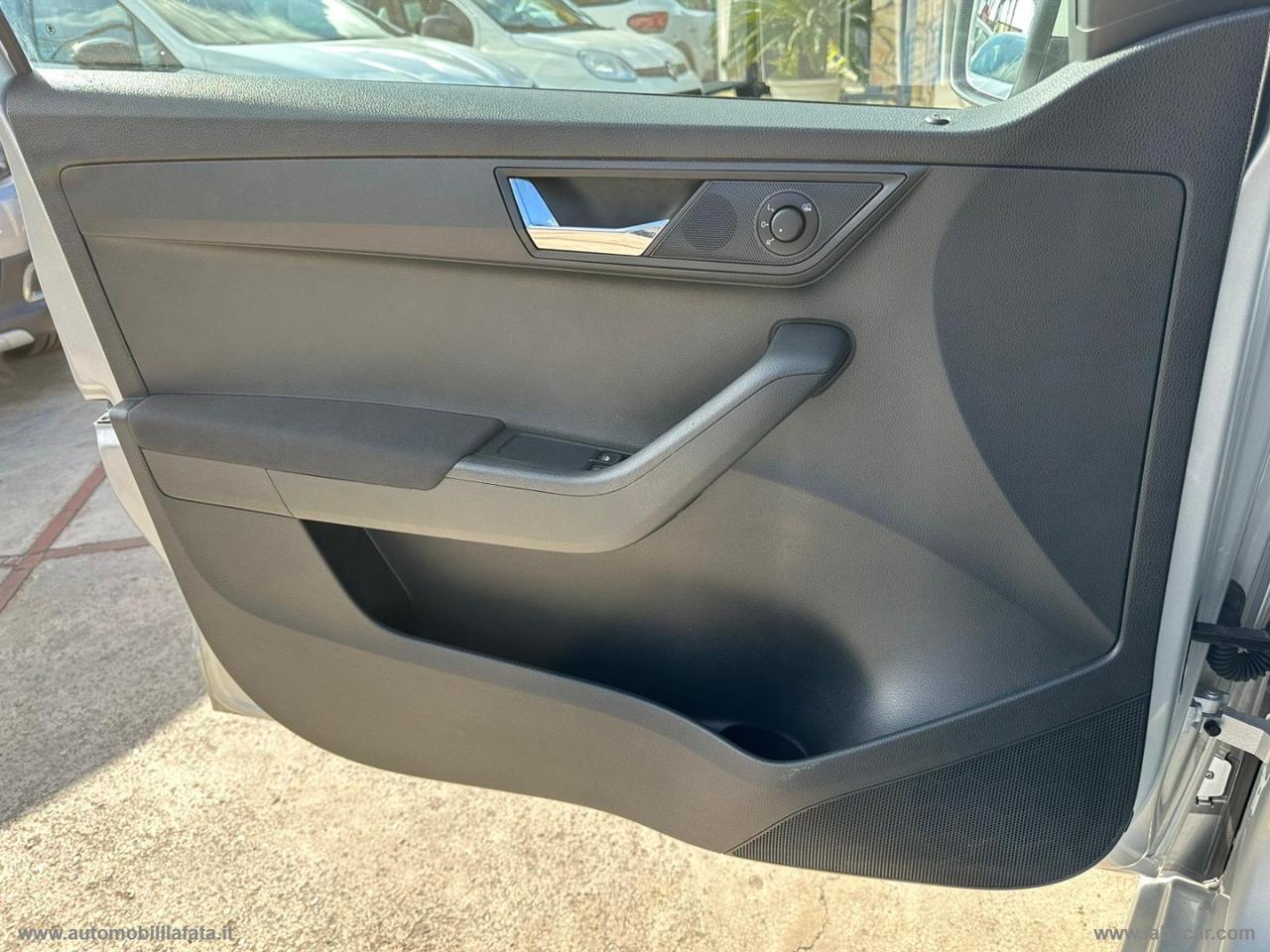 SKODA Fabia 1.0 MPI 60 CV Design Edition