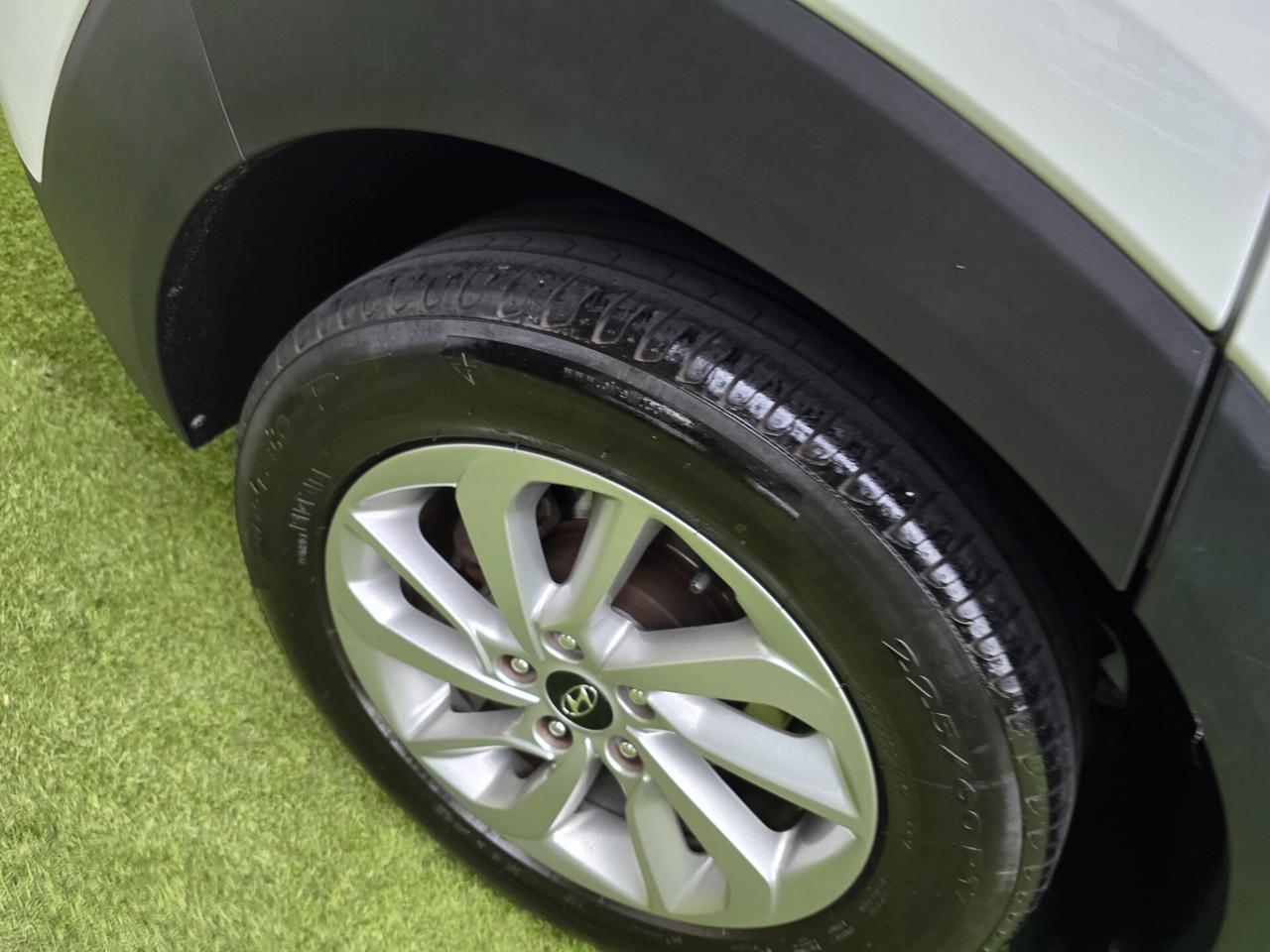 Hyundai Tucson 1.6BENZ 132CV euro6 -2016