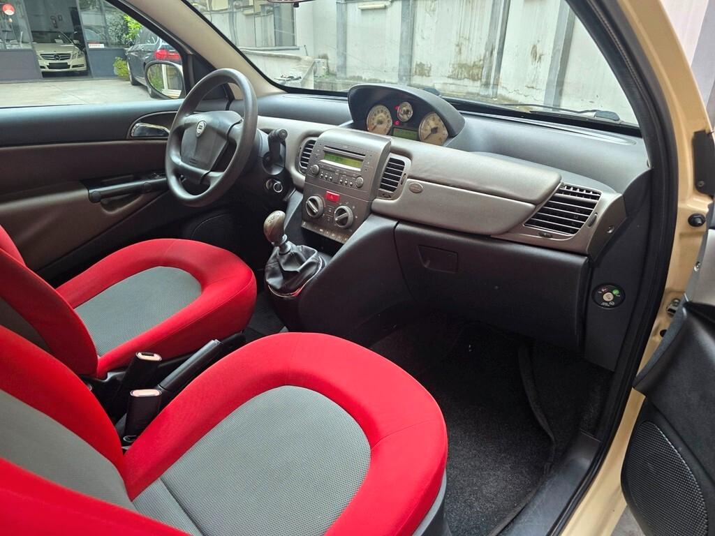 Lancia Ypsilon 1.2 Argento