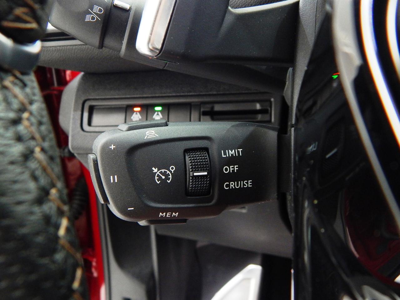 Peugeot 3008 1.5 bluehdi GT Pack EAT8 TETTO-NAVI-PELLE-LED-PARK