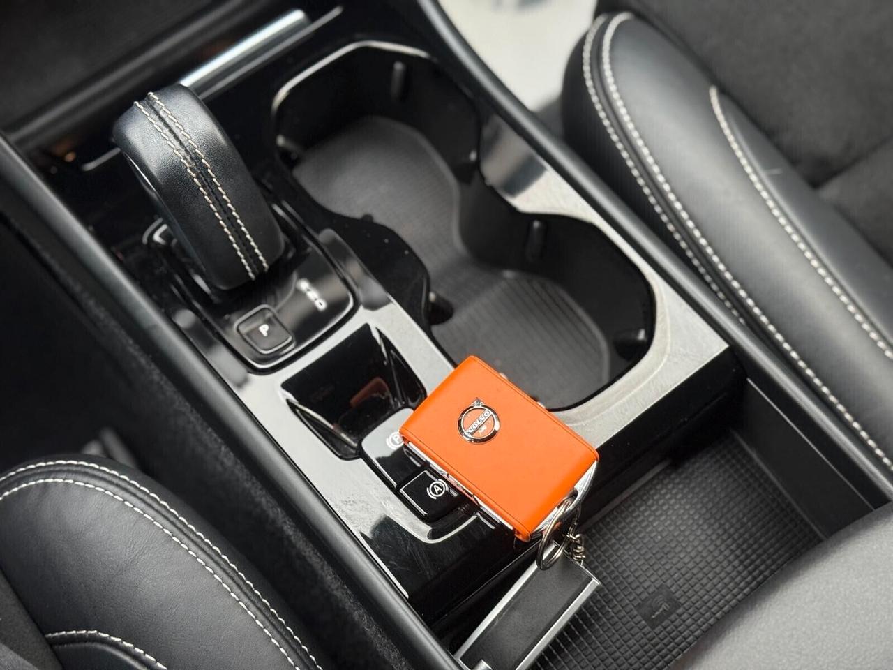 Volvo XC40 Recharge Plug-in Hybrid R-Design 211CV