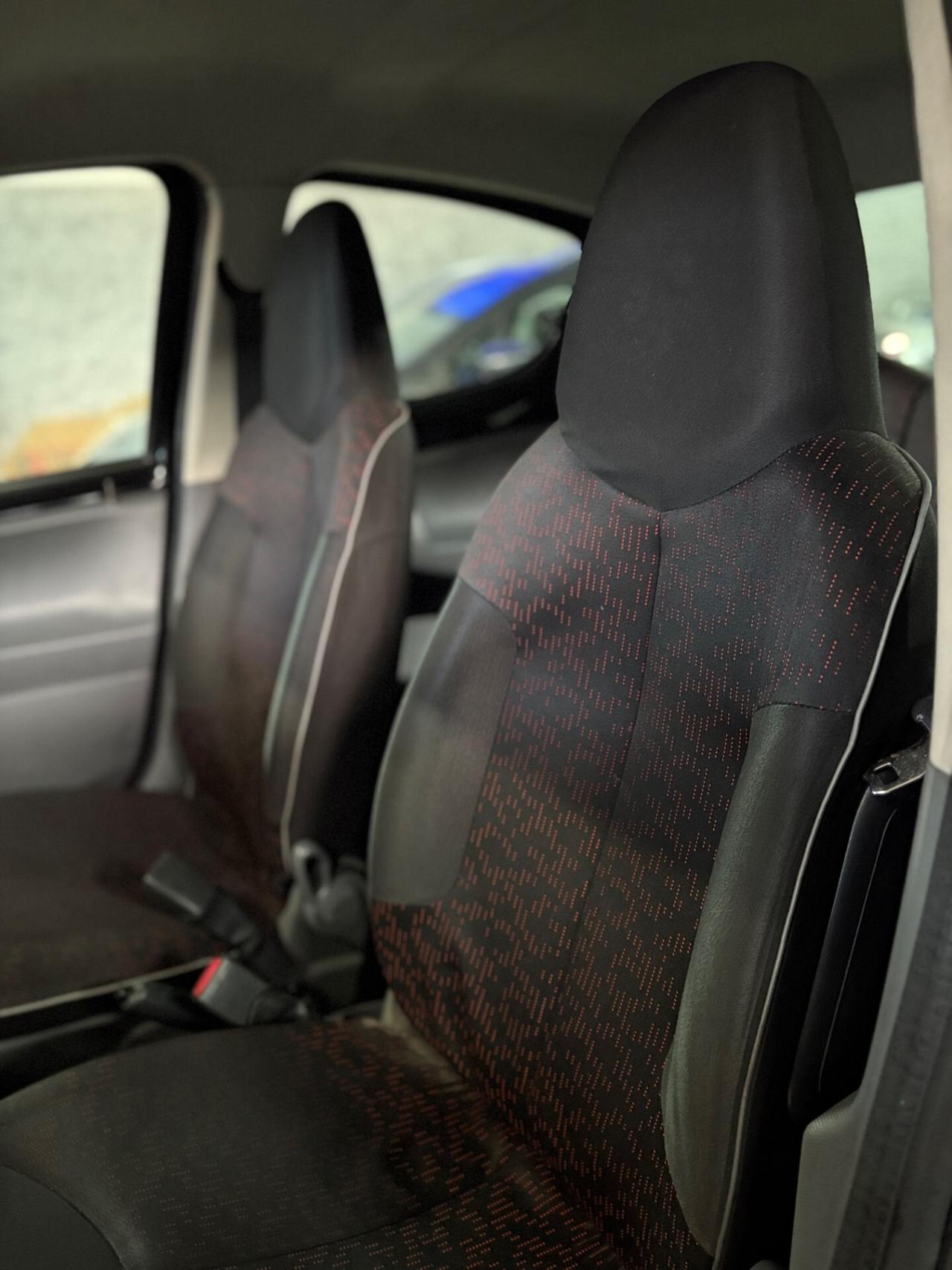 Peugeot 107 AUTOMATICA 1.0 BENZ 5 porte