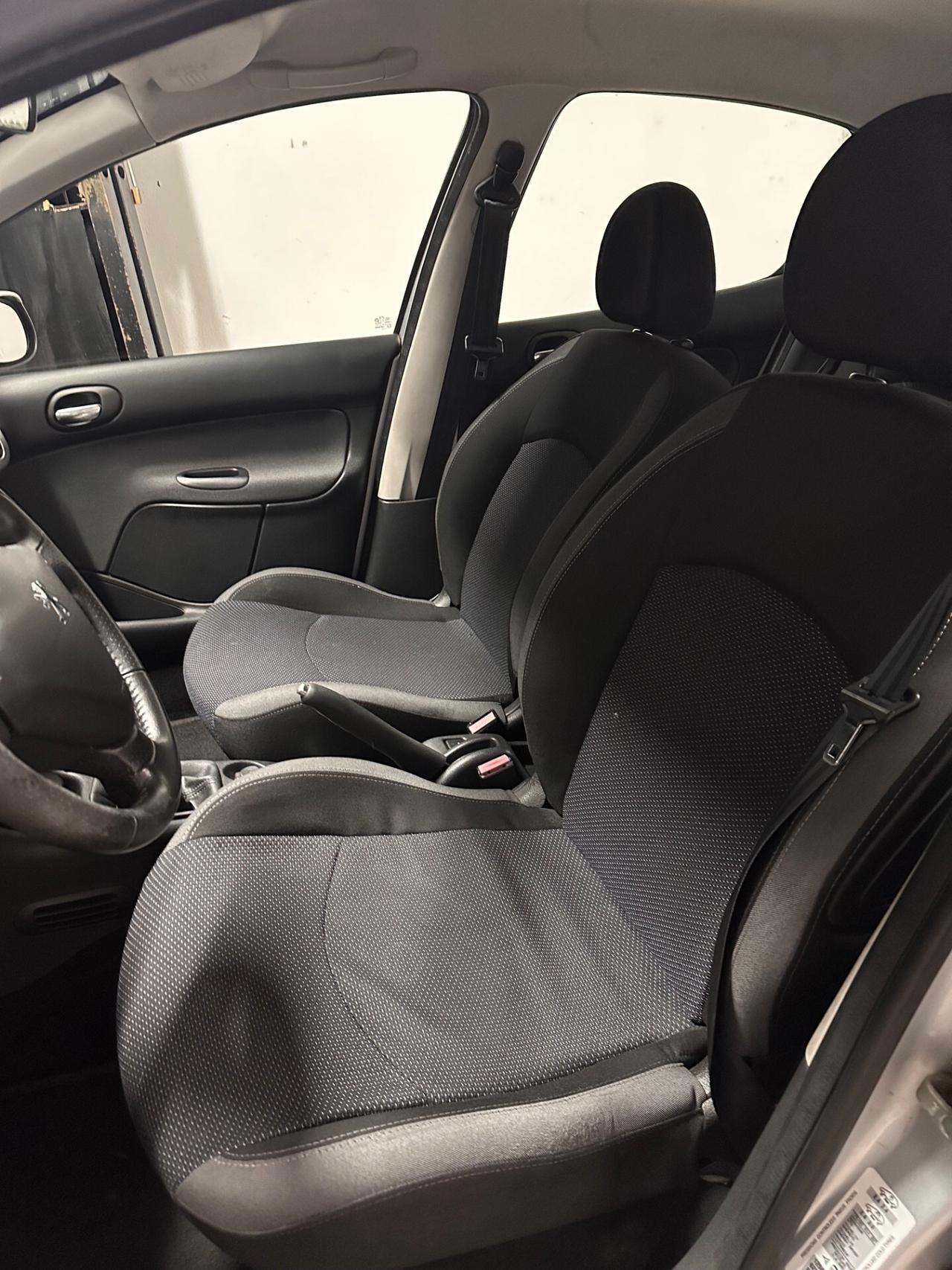 Peugeot 206 plus 1.1 2011