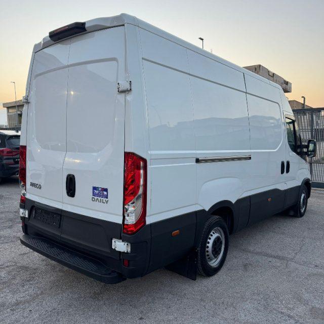 IVECO DAILY 35S16 VH2 FURGONE PASSO MEDIO/LUNGO 3 POSTI