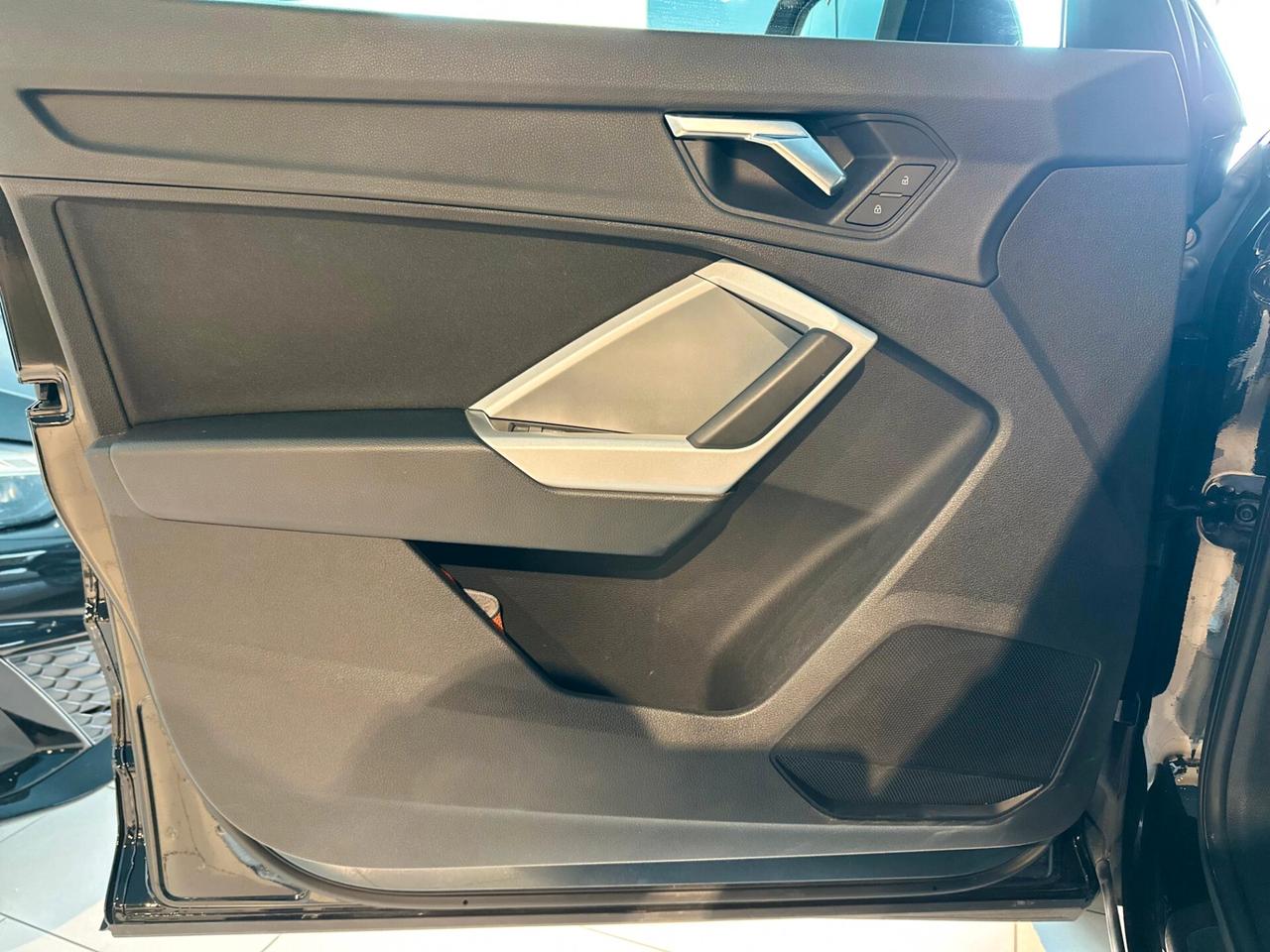 Audi Q3 35 TDI S tronic Business