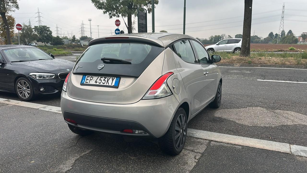 Lancia Ypsilon 1.2 69 CV 5 porte GPL Ecochic Gold