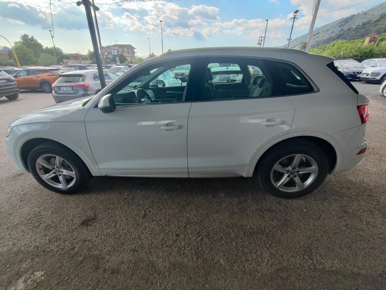 Audi Q5 40 TDI quattro S tronic Business Sport