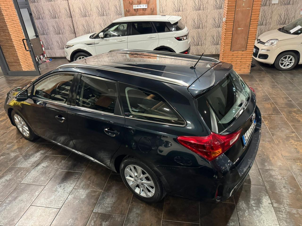 Toyota Auris Touring Sports 1.4 D-4D Lounge
