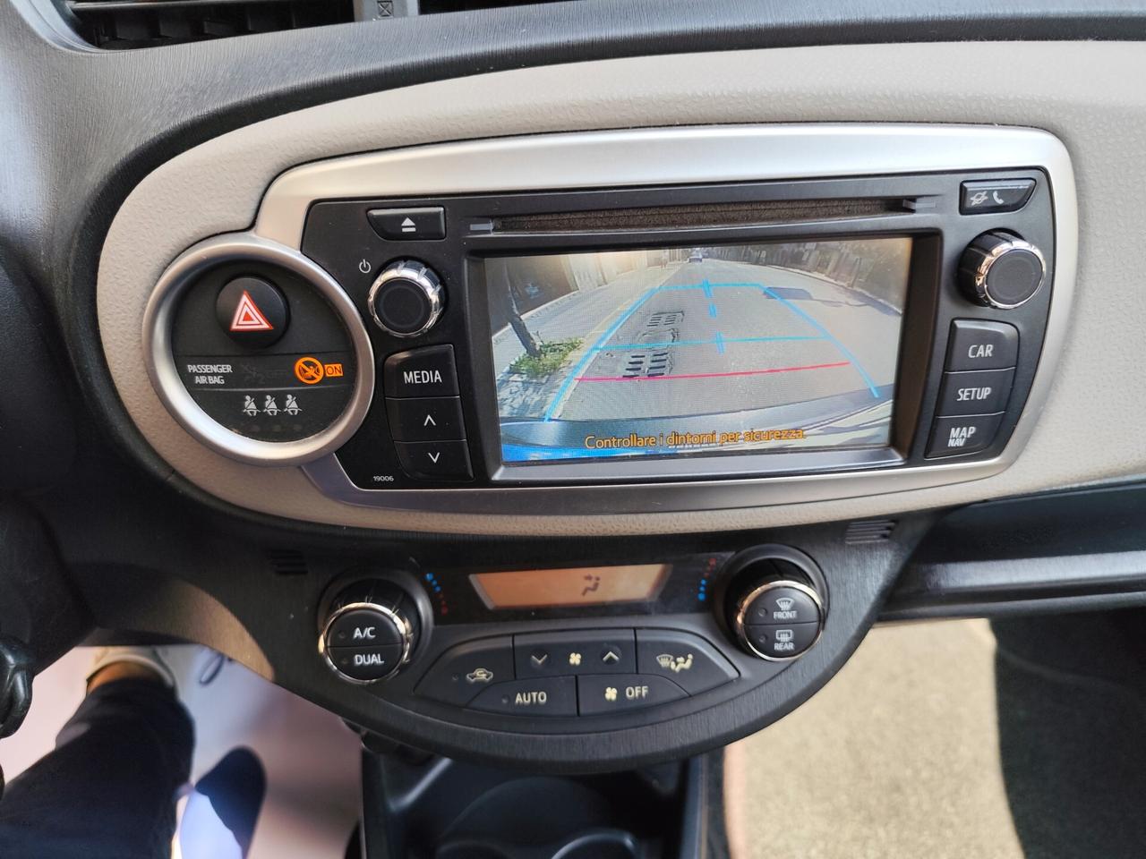 Toyota Yaris 1.4 D-4D 90CV DIESEL NAVI