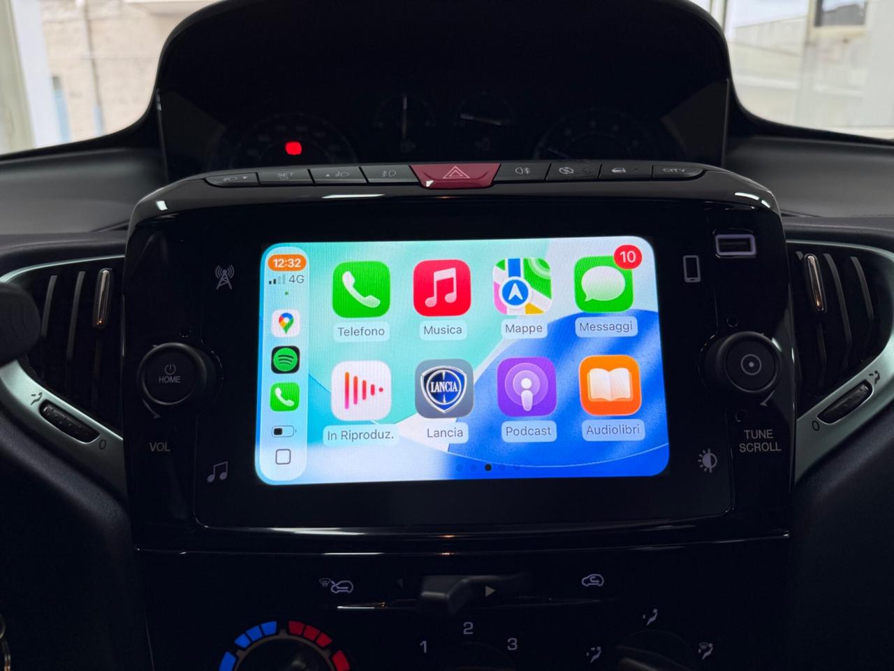 Lancia Ypsilon 1.0 Hybrid Gold *Camera*Carplay