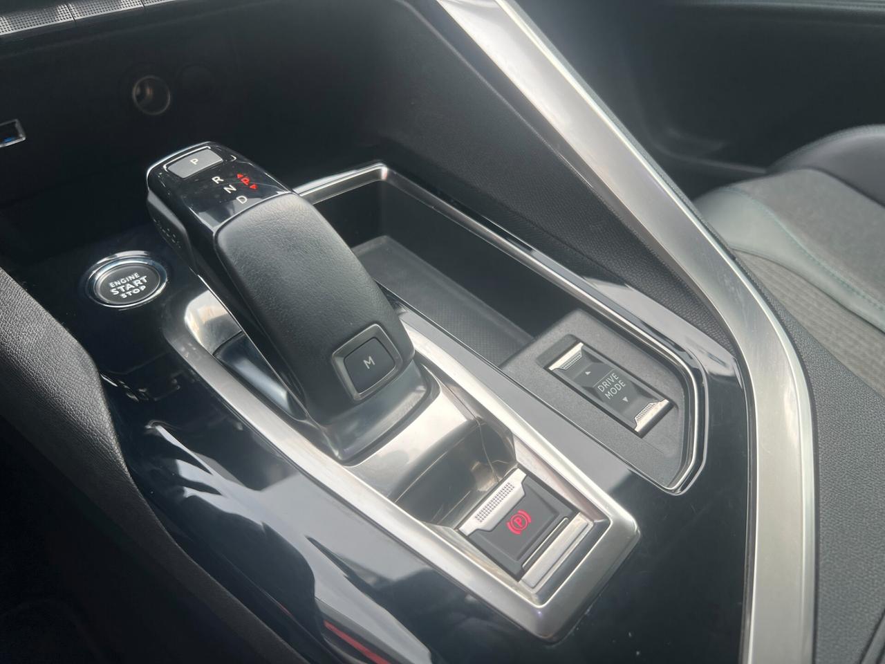 Peugeot 3008 1.5 HDi Automatica Allure