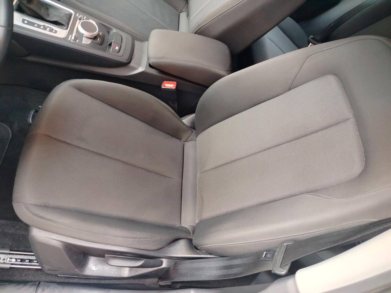 Audi Q2 35 TDI S tronic Business