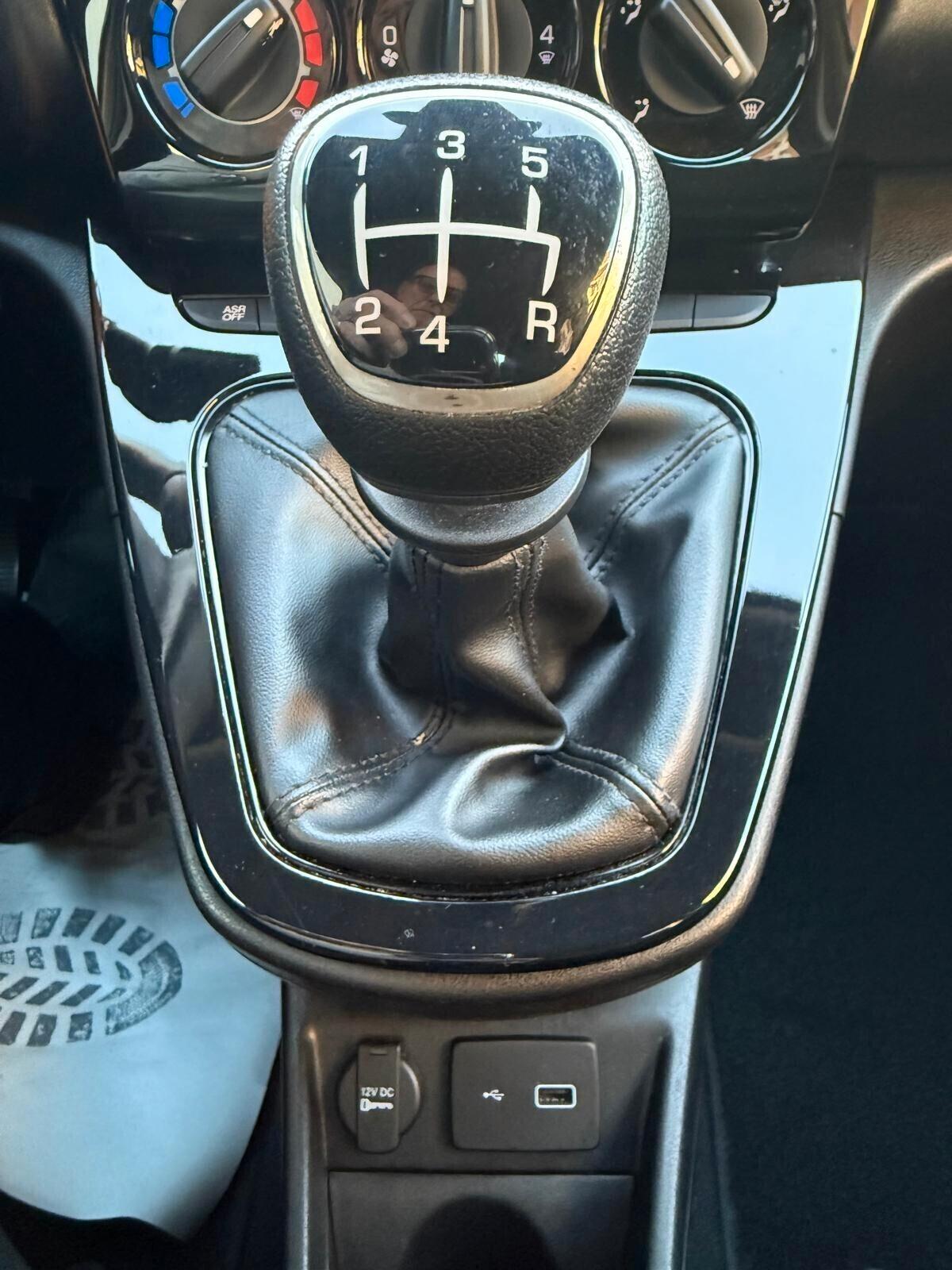 Lancia Ypsilon 1.2 69 CV 5 porte S&S Gold ***KM 56.000 - OK NEOPATENTATI***