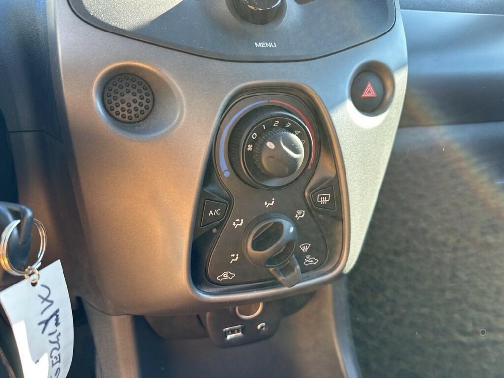 Toyota Aygo 5 Porte 1.0 VVT-i x-play