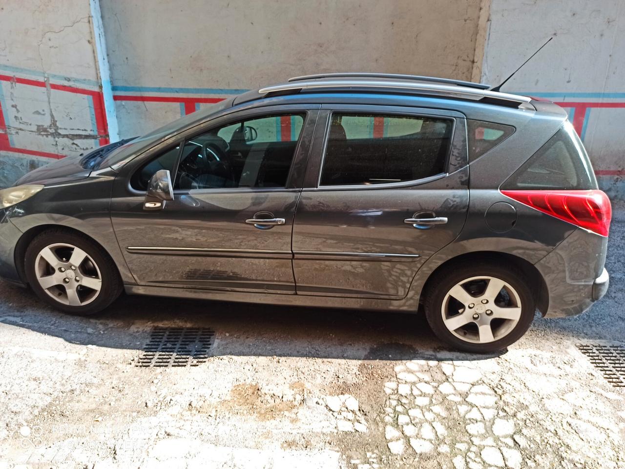 Peugeot 207 1.6 8V HDi 93CV SW Ciel Allure
