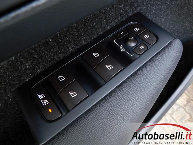 VOLVO XC40 2.0T4 190CV GEARTRONIC MOMENTUM AUTOMATICA