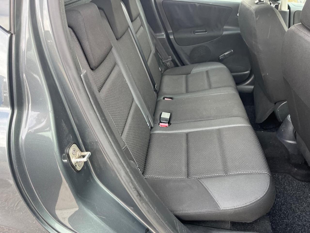 Peugeot 207 s.w-1.6 hdi-full-2010