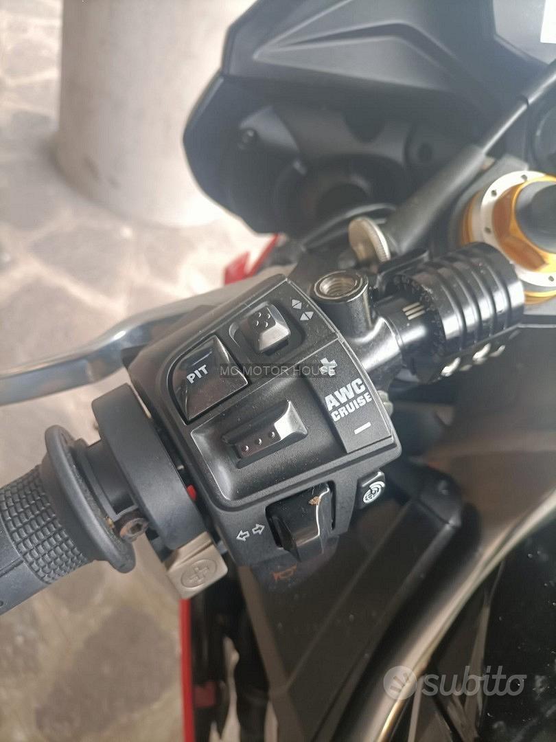 Aprilia tuono 1100 v4 factory +0maggi0 casco+rate