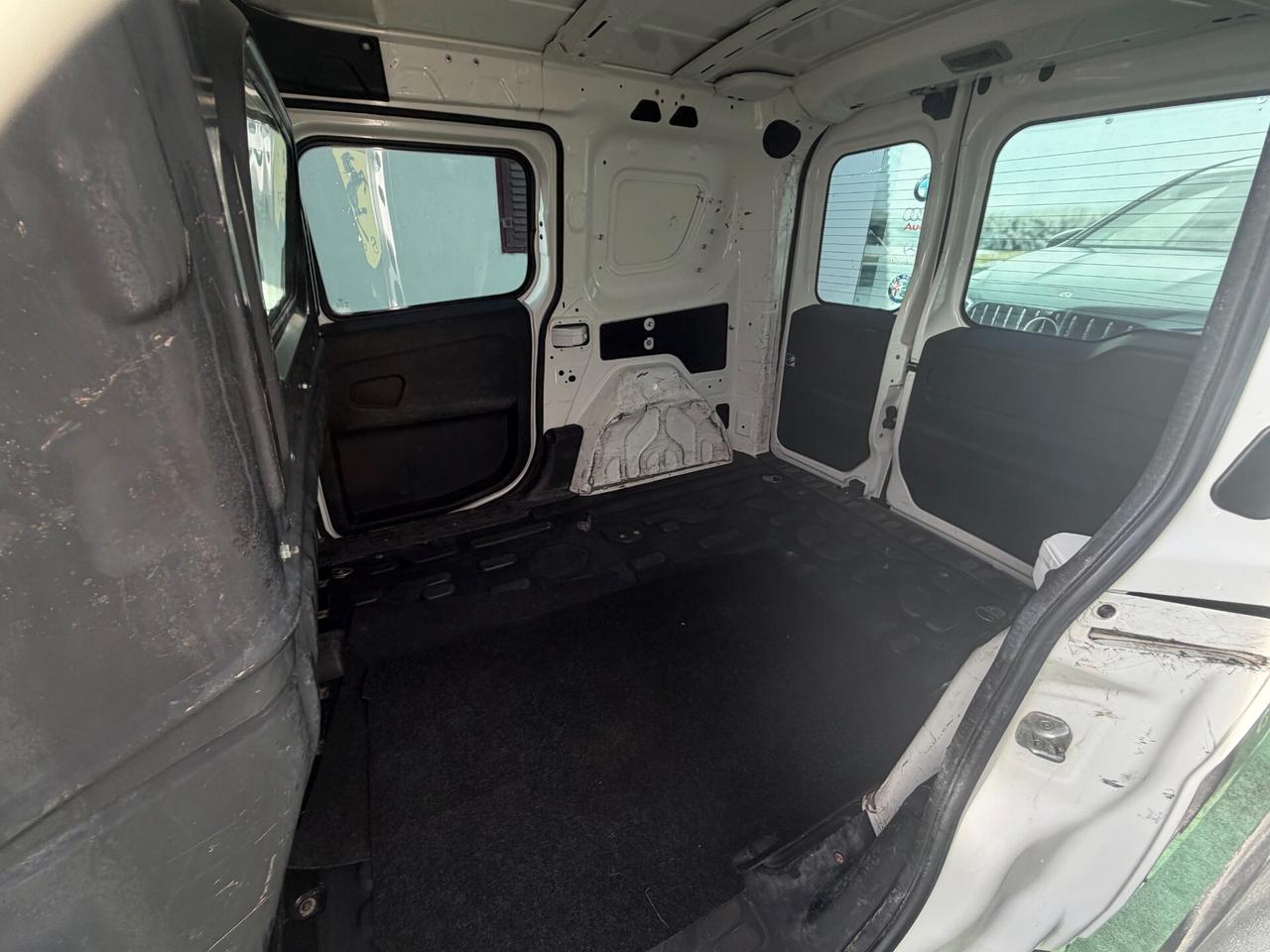 Fiat Doblo 2012 1.4 T-Jet Natural Power