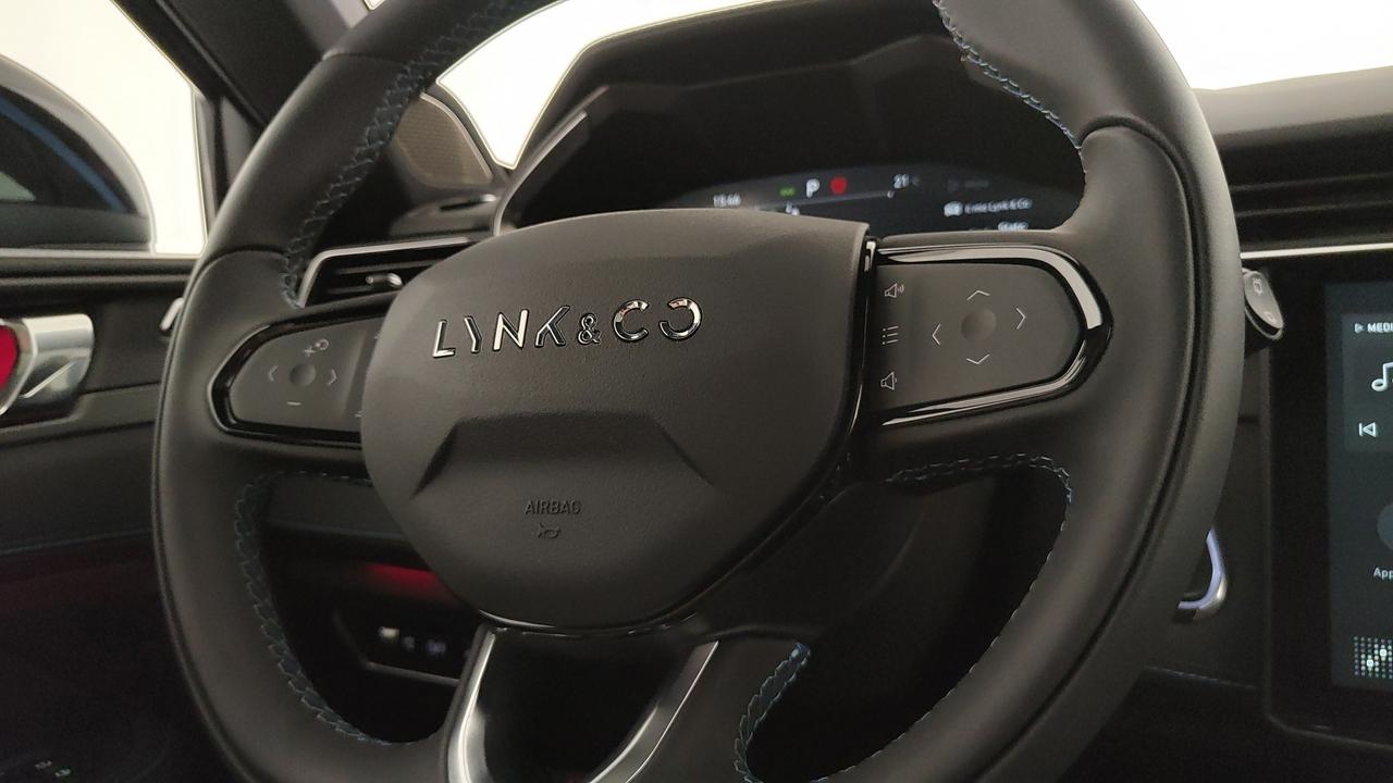 LYNK & CO 01 1.5 td phev auto