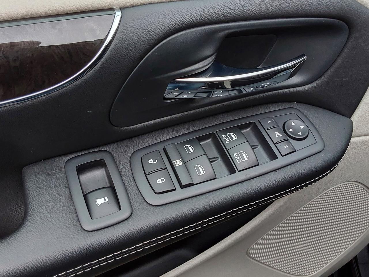 Lancia Voyager 2.8 D. 163 CV PLATINIUM PLUS KM 7.700