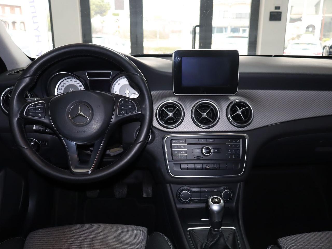 Mercedes-Benz GLA 180 Business GLA 180 D #9362