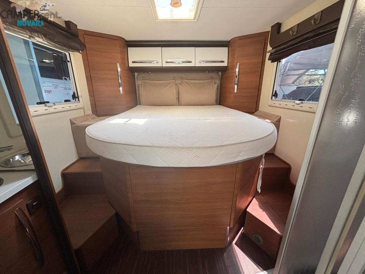 ELNAGH MAGNUM 81G - motorhome con letto nautico in coda e maxi garage