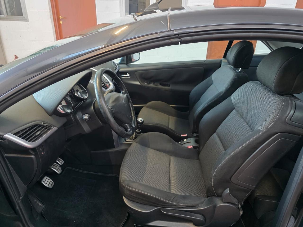 Peugeot 207 1.6 VTI 120CV CC ROLAND GARROS