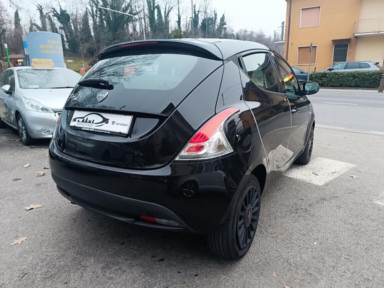 Lancia Ypsilon 1.3 MJT 95 Platinum TETTO APRIBILE