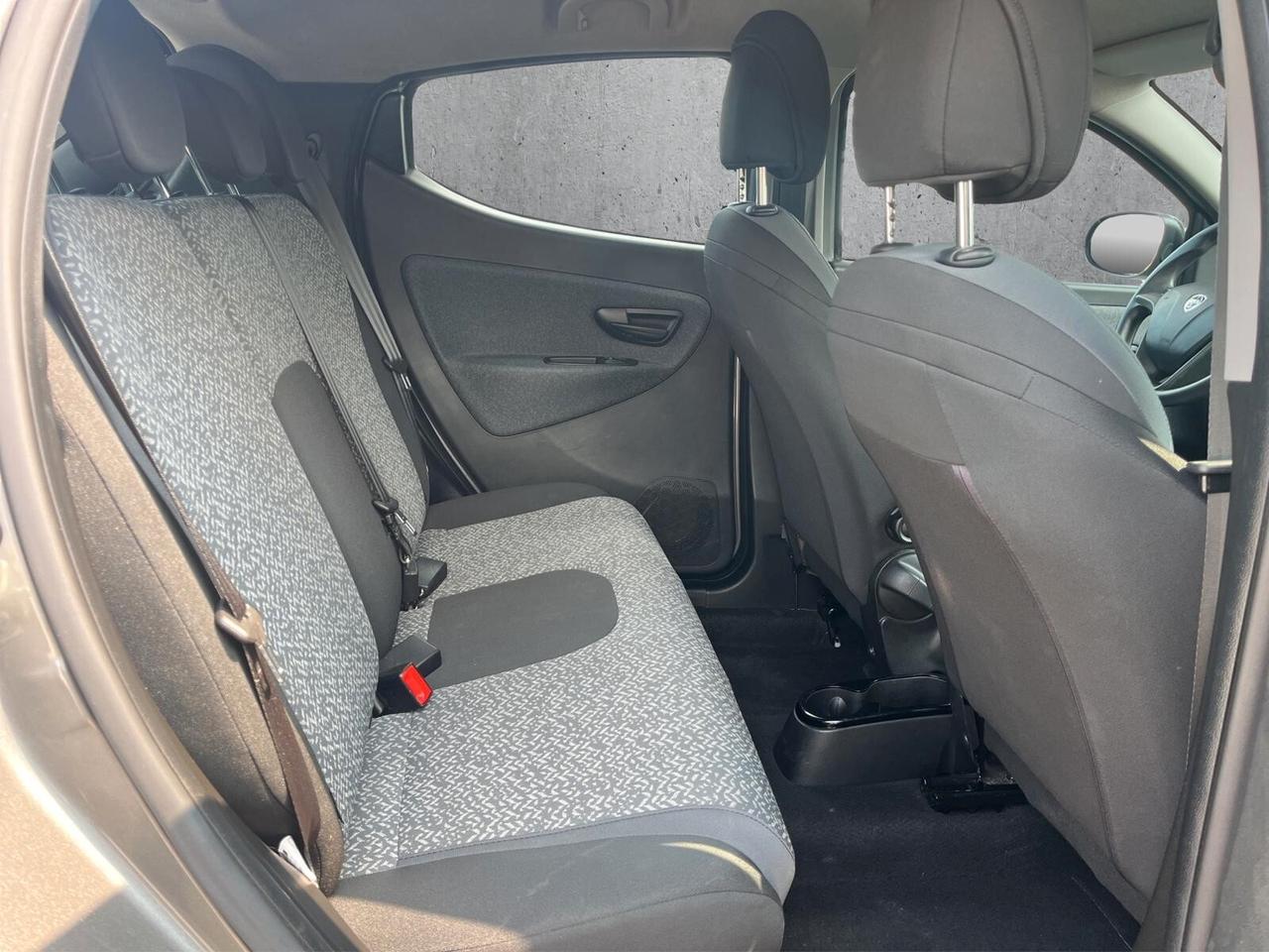 Lancia Ypsilon 1.0 FireFly 5 porte S&S Hybrid Silver Plus